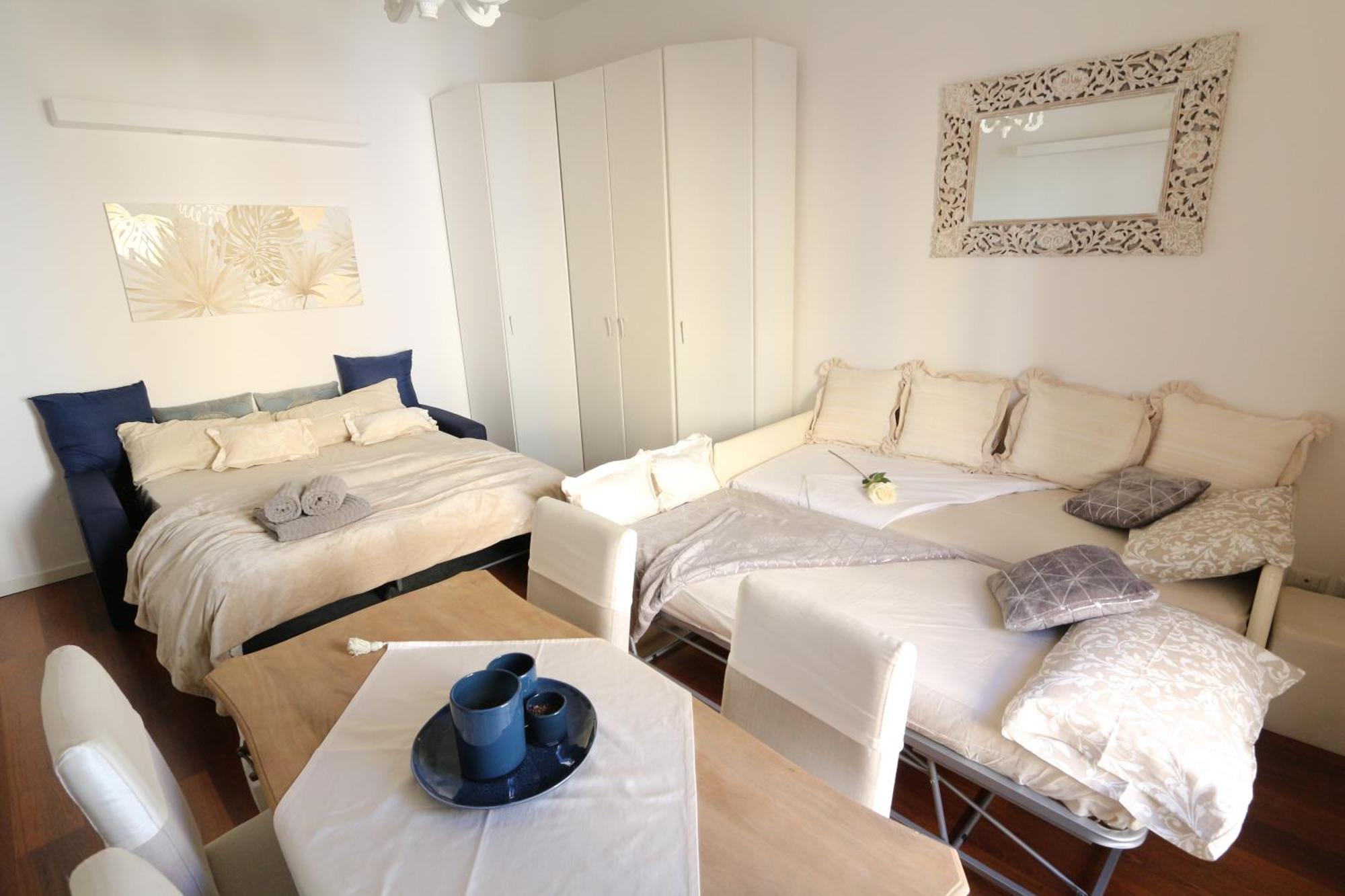 Bamboo Milano Lecco Apartment Bagian luar foto